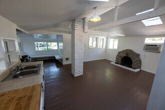 1411 Bonnell Dr in Topanga, CA - Building Photo - Building Photo