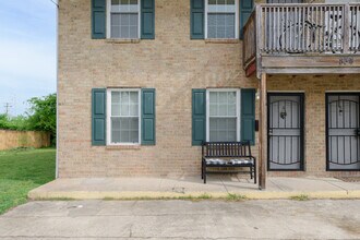834 C Ave, Unit A in Norfolk, VA - Building Photo - Building Photo