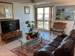 4700 Ocean Beach Blvd in Cocoa Beach, FL - Foto de edificio - Building Photo