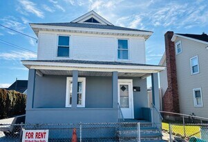 14 1st St, Unit 105-3 in Glen Cove, NY - Building Photo