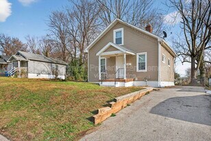 5430 Hodiamont Ave in Jennings, MO - Building Photo