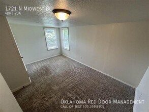 1721 N Midwest Blvd in Midwest City, OK - Building Photo - Building Photo