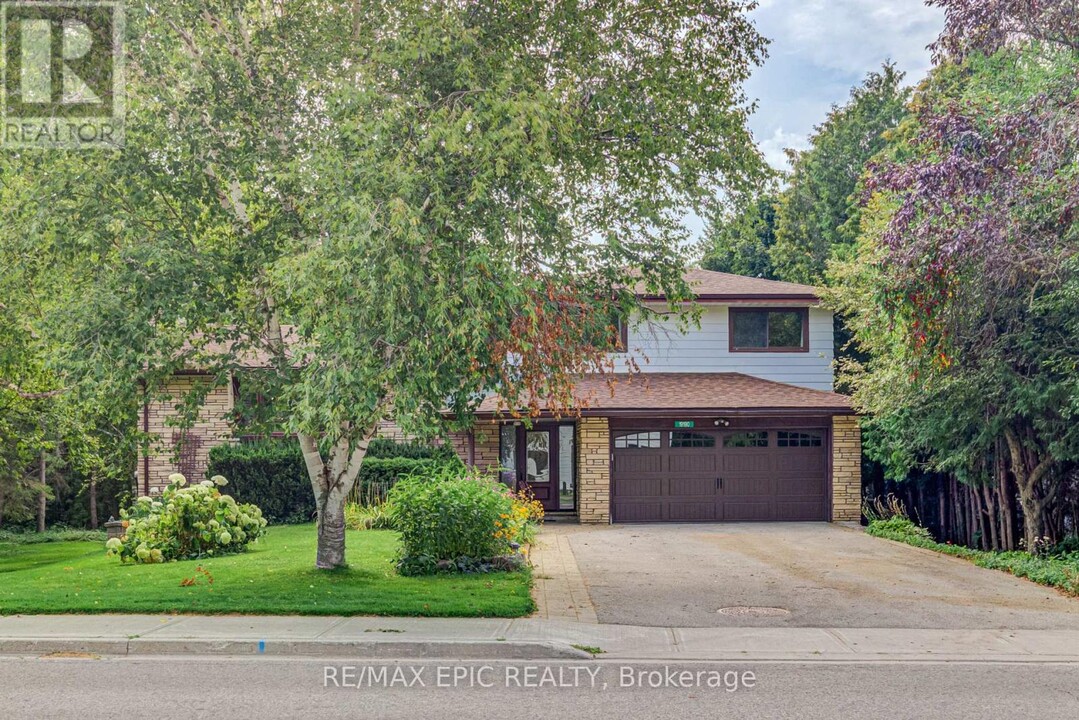 19190 Centre St in East Gwillimbury, ON - Building Photo