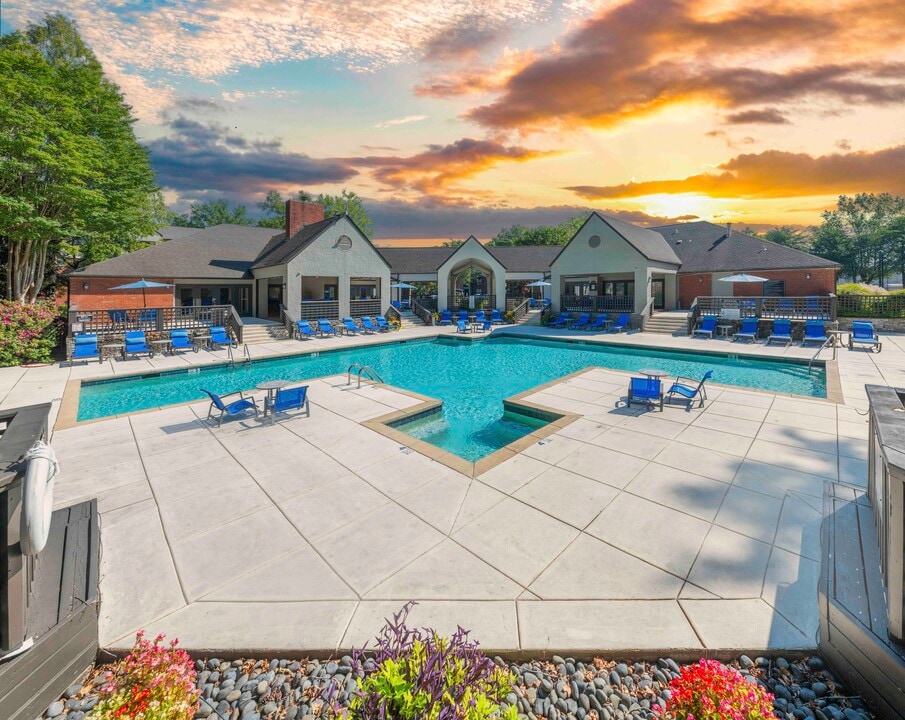 MAA Southwind in Memphis, TN - Foto de edificio