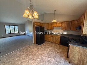 2616 Beverly Dr in Urbandale, IA - Building Photo - Building Photo