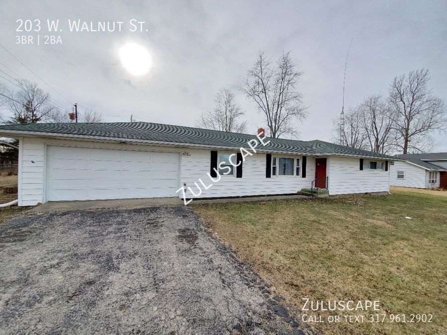 203 W Walnut St in Farmland, IN - Building Photo