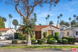 312 S Maple Dr in Beverly Hills, CA - Building Photo