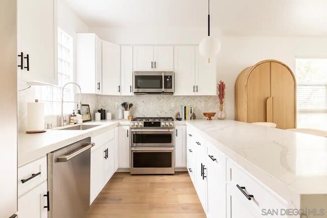 property at 5437 Lauretta St