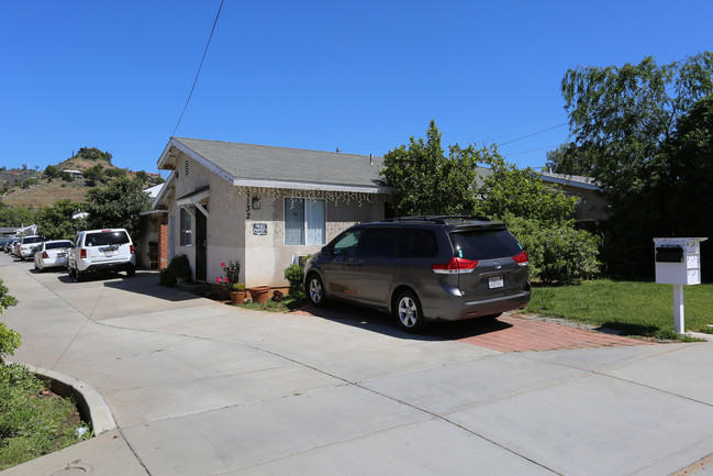 1132 Persimmon Ave in El Cajon, CA - Building Photo - Building Photo