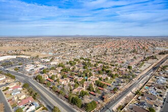 2554 Olive in Palmdale, CA - Building Photo - Building Photo