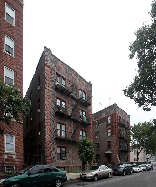 138-28 90th Ave in Jamaica, NY - Foto de edificio