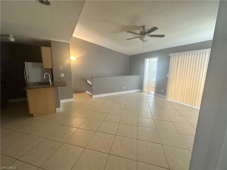 124 Santa Clara Dr, Unit 11 in Naples, FL - Building Photo