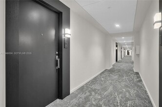 19380 Collins Ave, Unit 405 in Sunny Isles Beach, FL - Building Photo - Building Photo