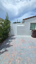 265 W 53rd Terrace in Hialeah, FL - Building Photo
