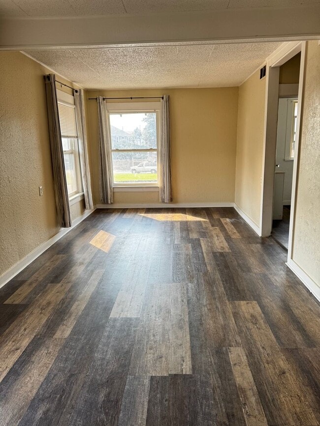 property at 1203 W Yakima Ave