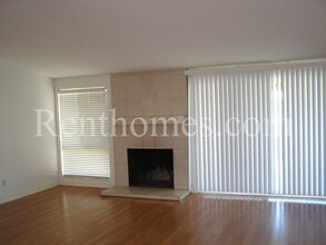 2518 Melbourne Dr in San Diego, CA - Building Photo - Building Photo