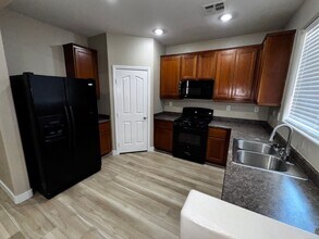 6045 Copper Lakes St in North Las Vegas, NV - Building Photo - Building Photo