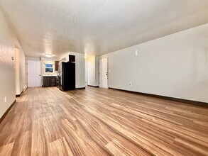 420 N Norwood Ave, Unit Unit 2 in Green Bay, WI - Foto de edificio - Building Photo