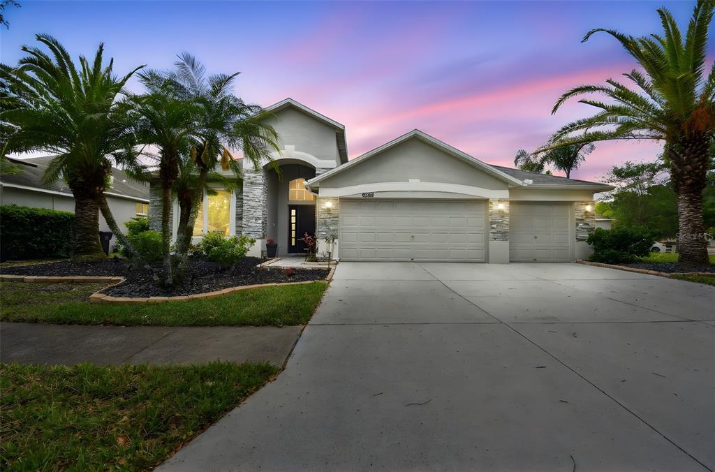 8208 Pinewood Run Ct in Tampa, FL - Building Photo
