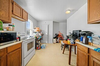 74 S 6th Ave, Unit UNIT2 in Coatesville, PA - Building Photo - Building Photo