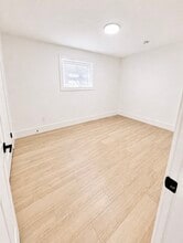 213 Finnigan St in Coquitlam, BC - Building Photo - Building Photo