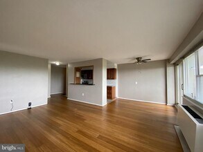 807 Barclay Towers in Cherry Hill Township, NJ - Building Photo - Building Photo