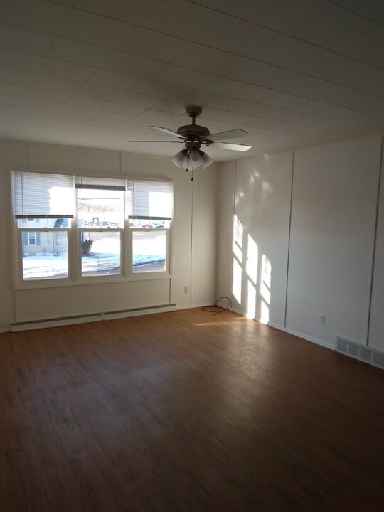 3433 Flansburg Rd-Unit -B in Jackson, MI - Building Photo