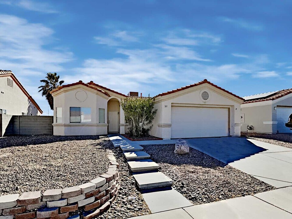 311 Mulberry Glen Dr in North Las Vegas, NV - Building Photo