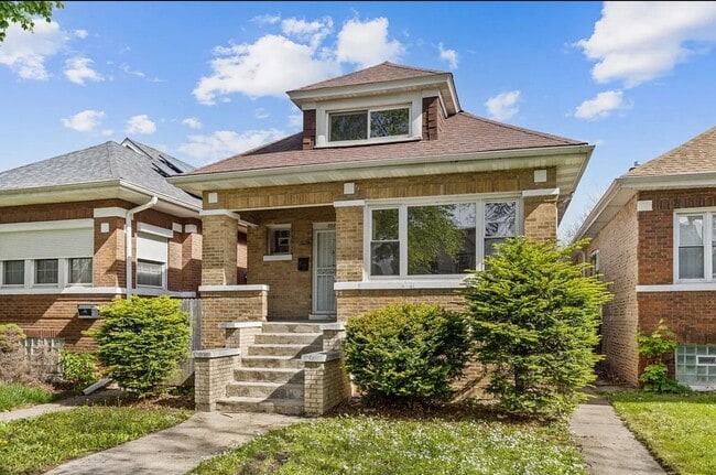 property at 722 E 91st Pl