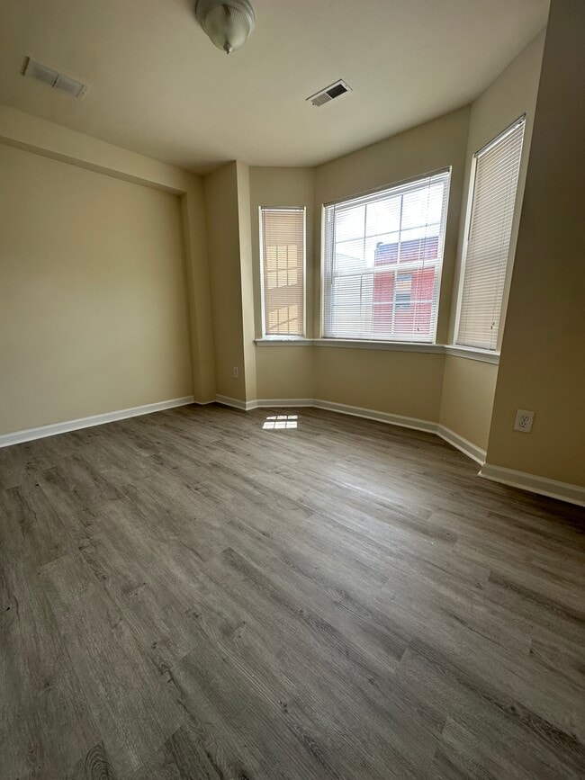 1729 Monument St, Unit 2 in Philadelphia, PA - Foto de edificio - Building Photo
