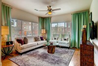 Building Photo - M2 Apartamentos in Denver, Colorado