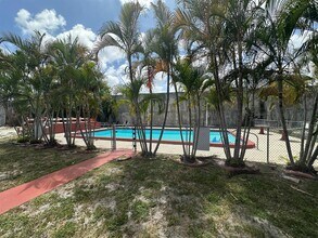 2916 Funston St, Unit 47A in Hollywood, FL - Building Photo - Building Photo