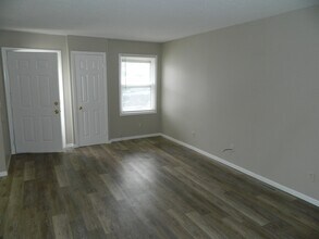 904 SE 10th St in Des Moines, IA - Foto de edificio - Building Photo