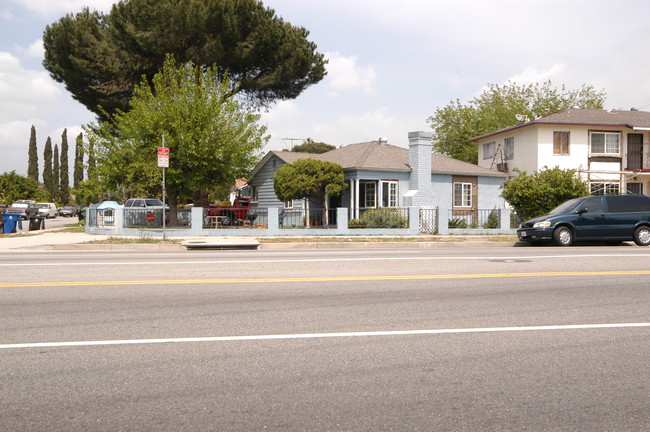 6400 Camellia Ave in North Hollywood, CA - Building Photo - Building Photo