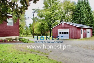 446 Lewiston Rd in Gardiner, ME - Building Photo - Building Photo
