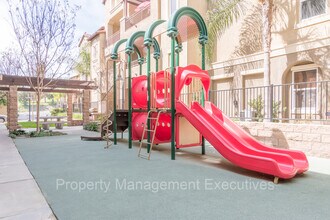 4068 Sandton Ln in San Diego, CA - Building Photo - Building Photo