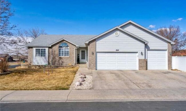 1544 Lakewood Dr in Windsor, CO - Building Photo - Building Photo