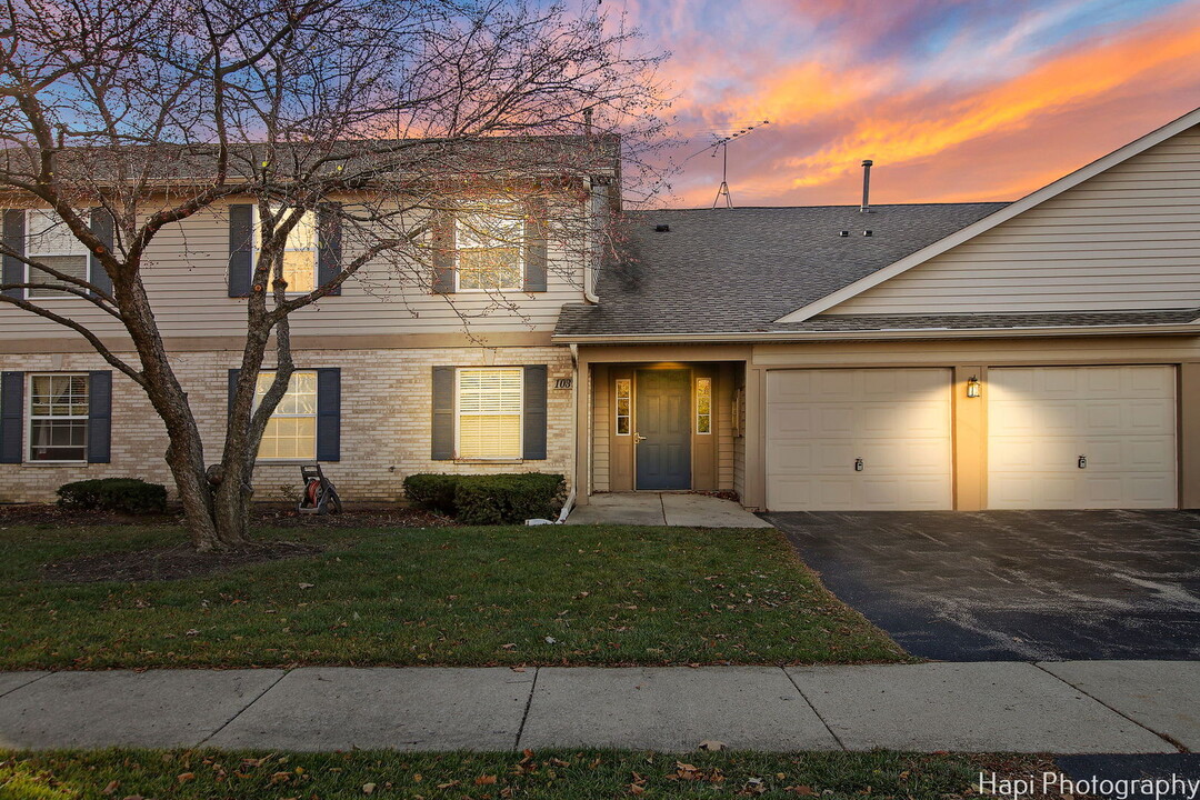 1037 N Village Dr in Round Lake Beach, IL - Building Photo