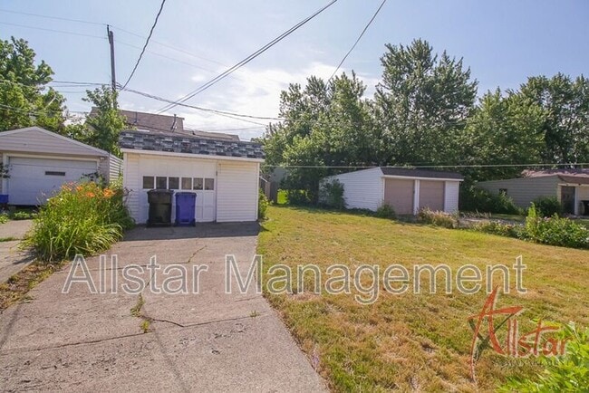 4661 W 146th St in Cleveland, OH - Building Photo - Building Photo