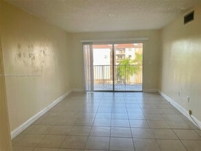 15221 SW 80th St in Miami, FL - Building Photo - Building Photo