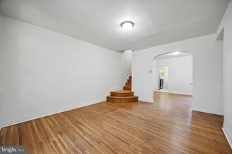2039 Aikens St in Philadelphia, PA - Foto de edificio - Building Photo