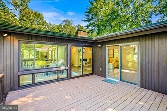 4302 Wakefield Dr in Annandale, VA - Building Photo - Building Photo