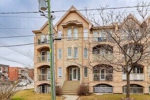 490 Sherbrooke St Apartments