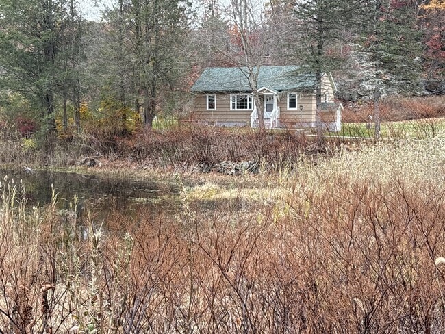 690 Greystone Rd in Plymouth, CT - Building Photo - Building Photo