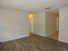 4911 Yacht Harbor Cir in Pensacola, FL - Building Photo - Building Photo