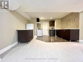 491 Mavrinac Blvd in Aurora, ON - Building Photo - Building Photo