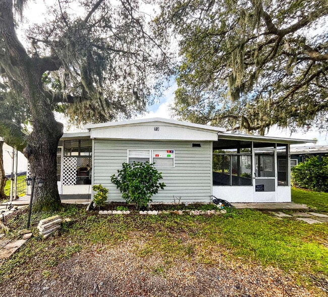 property at 753 W Main St