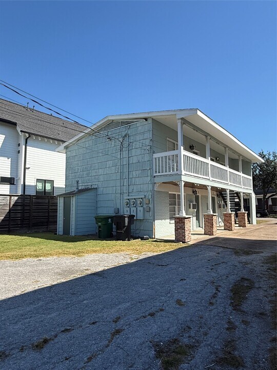 731 Columbia St in Houston, TX - Building Photo