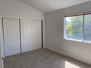 3039 Woods Cir in Davis, CA - Building Photo - Building Photo