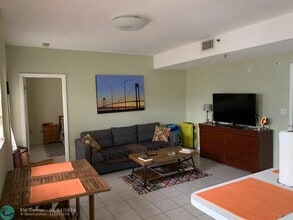 1255 Pennsylvania Ave in Miami Beach, FL - Building Photo - Building Photo